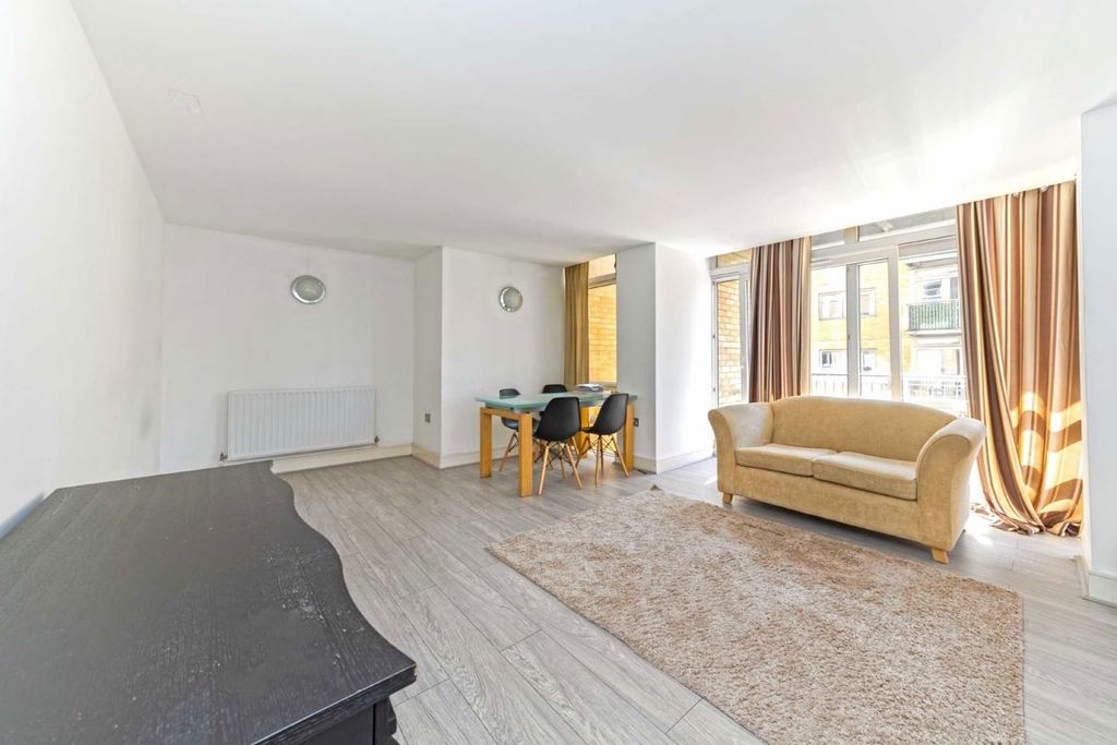 Property photo 3 of 6
