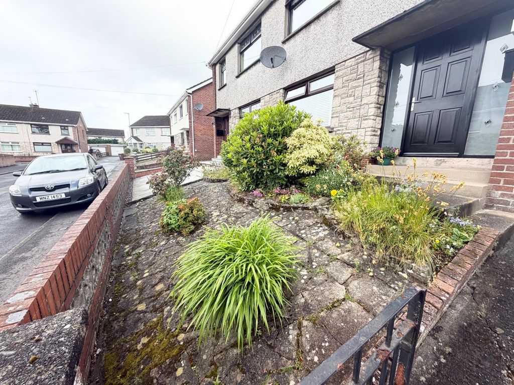 Property photo 3 of 18 Outside