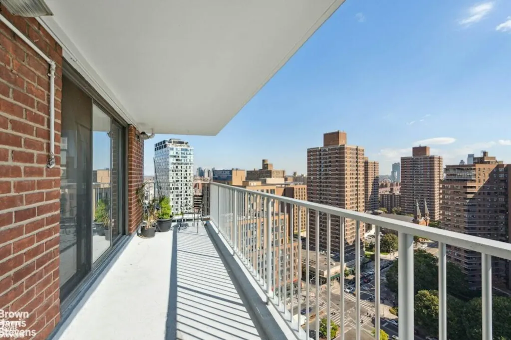 Property photo 3 of 12 <Alttext/>