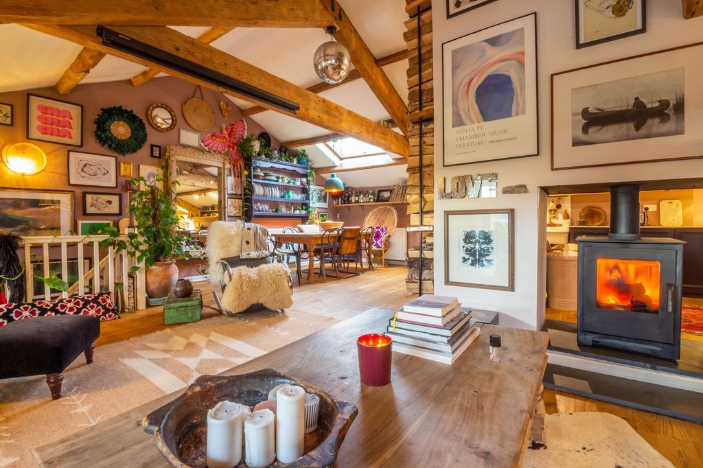 Property photo 2 of 22