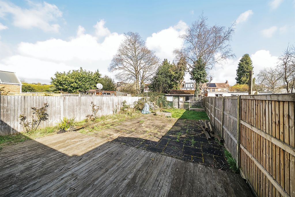 Property photo 2 of 11