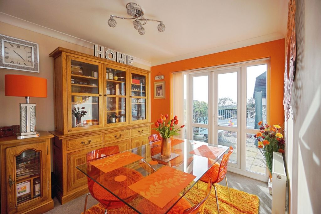 Property photo 3 of 22 Dining Room