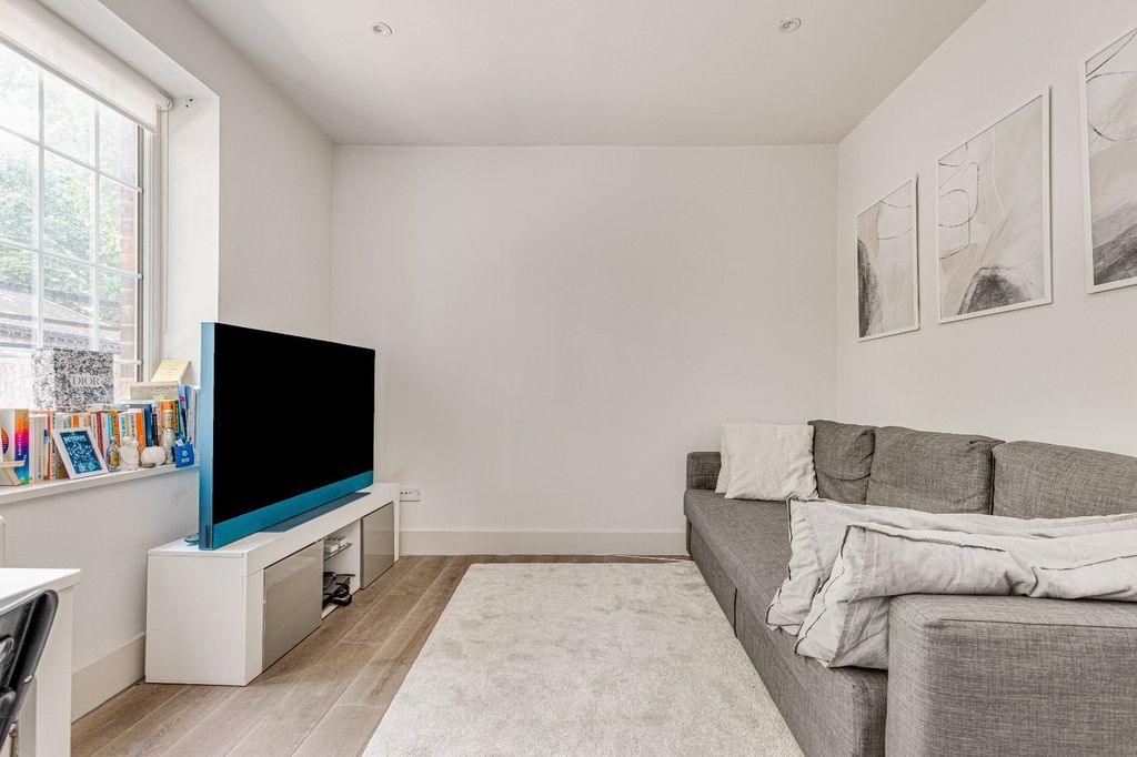 Property photo 3 of 6