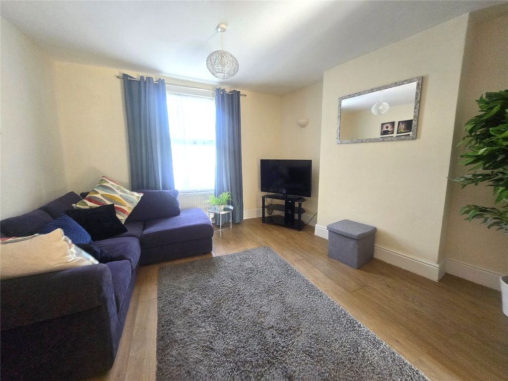 Property photo 3 of 22 Picture No. 27