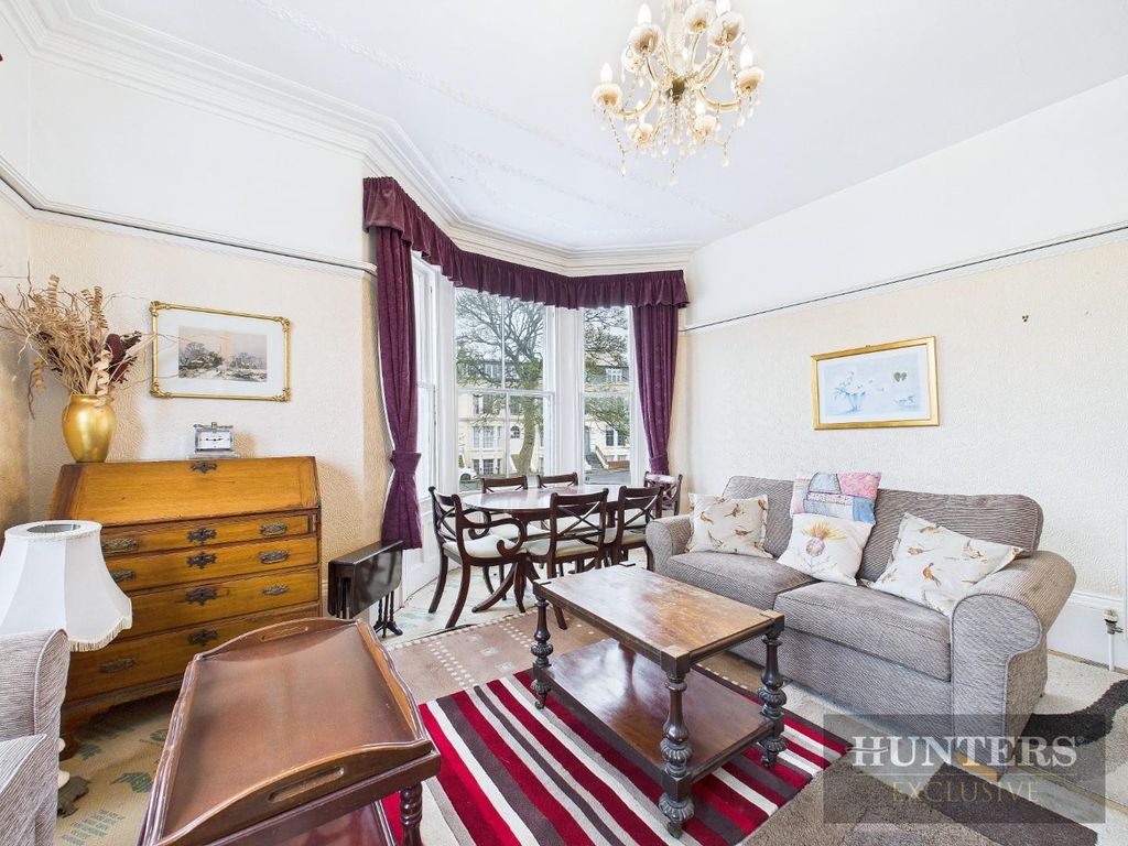 Property photo 3 of 32 Cam05316G0-Pr0046-Still029.Jpg