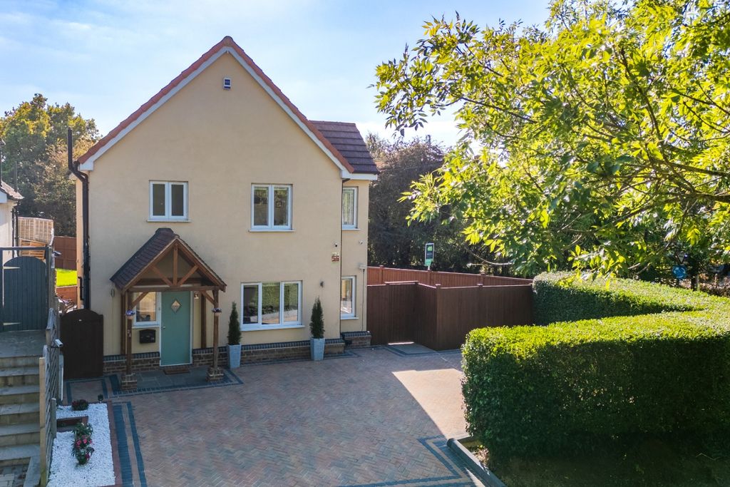 Property photo 1 of 30 4556411