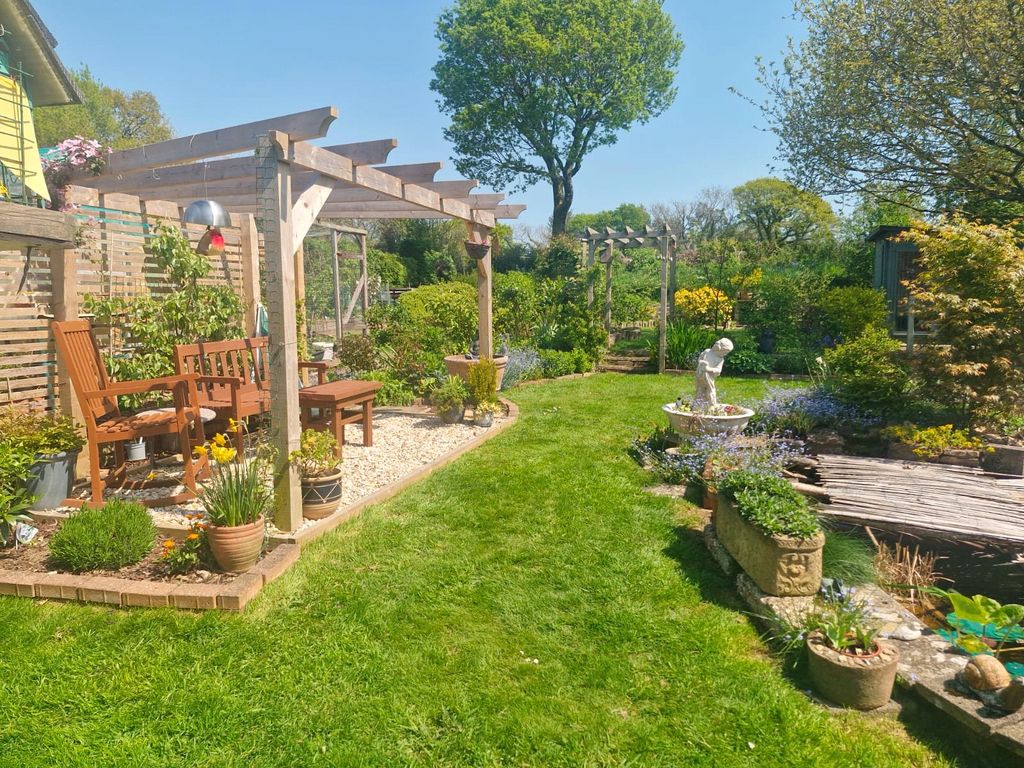 Property photo 2 of 18 Picture No. 29