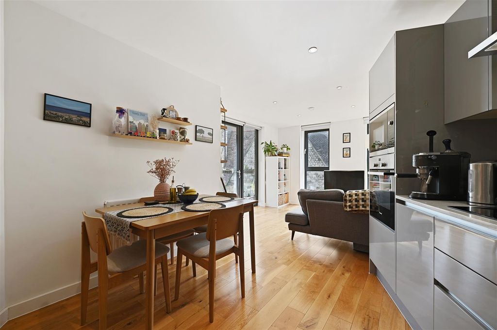 Property photo 1 of 12 Ar - Triumph House6.Jpg