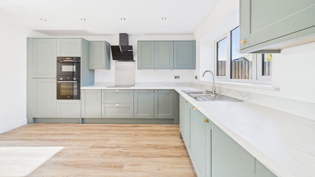 Property photo 3 of 32 4133405