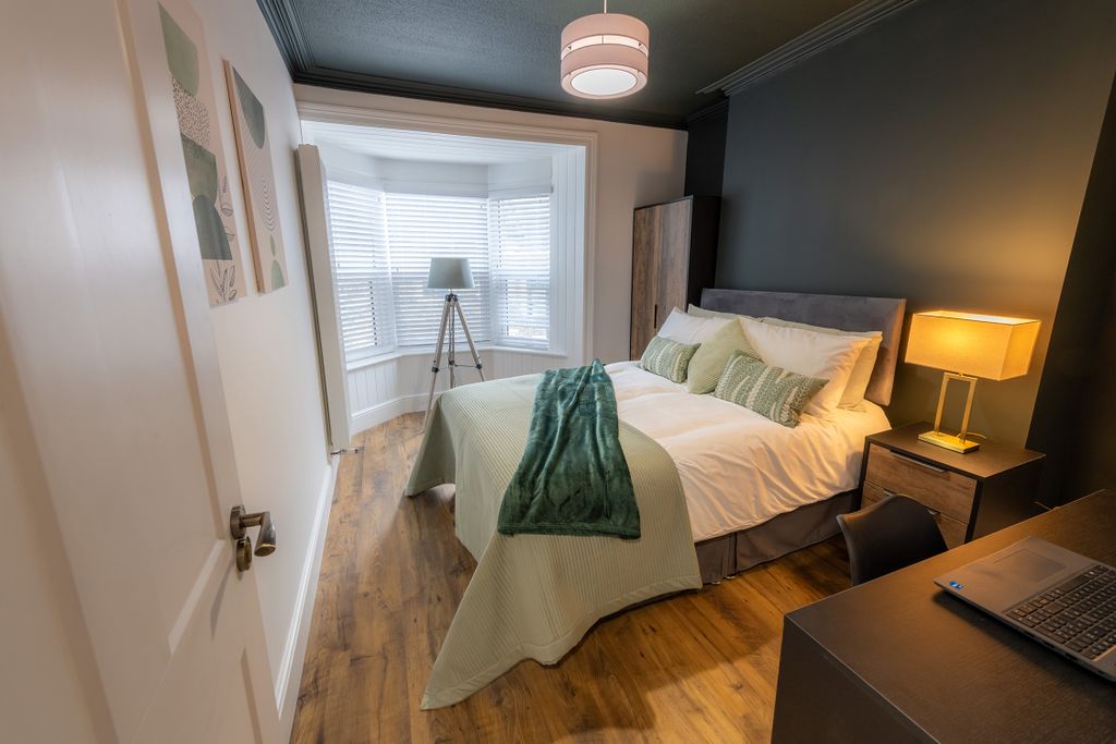 Property photo 2 of 22 Ant_6793-Bed1-1 Copy