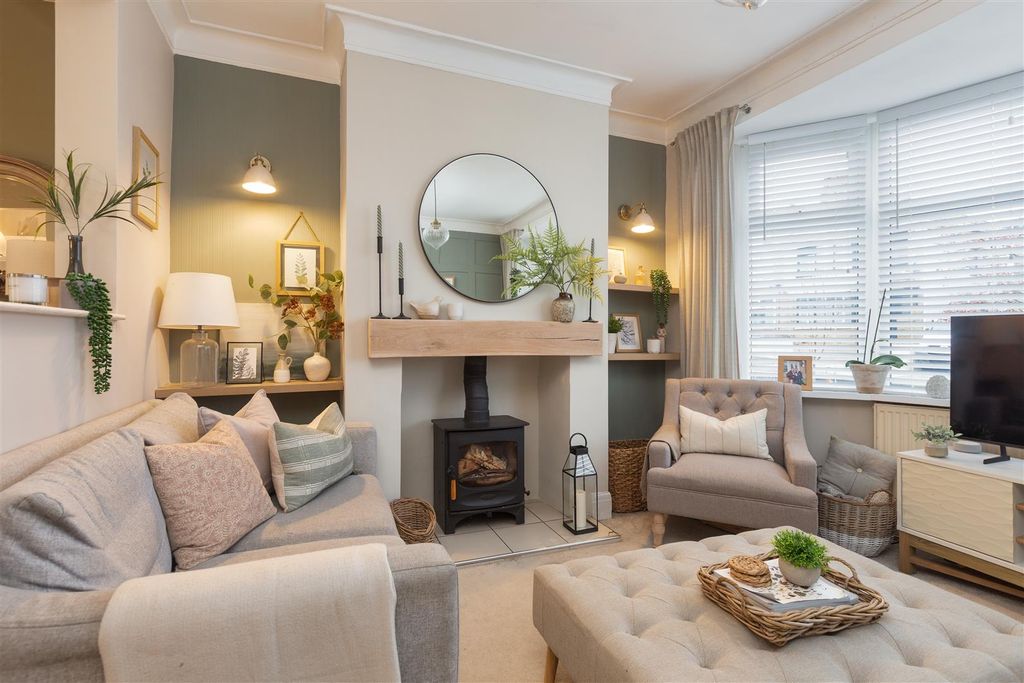 Property photo 2 of 22