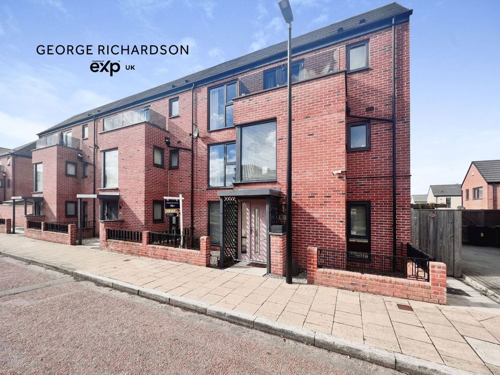 Property photo 2 of 8