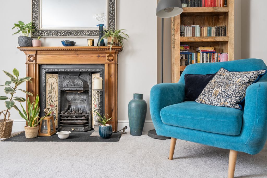 Property photo 3 of 19 Fireplace