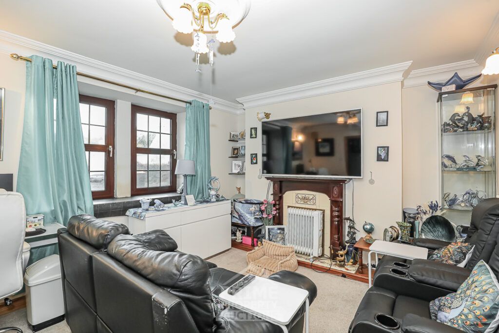 Property photo 3 of 25