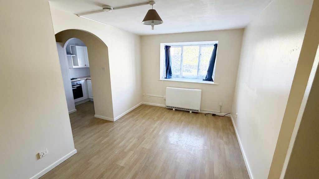 Property photo 2 of 4