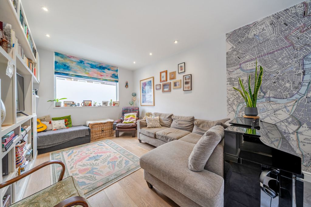Property photo 3 of 15 1522279-10-6Aabb2...