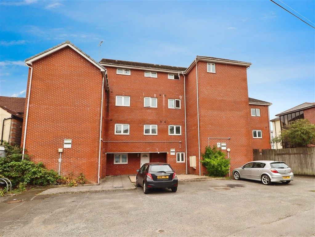 Property photo 1 of 18