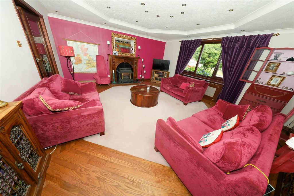 Property photo 3 of 34 D