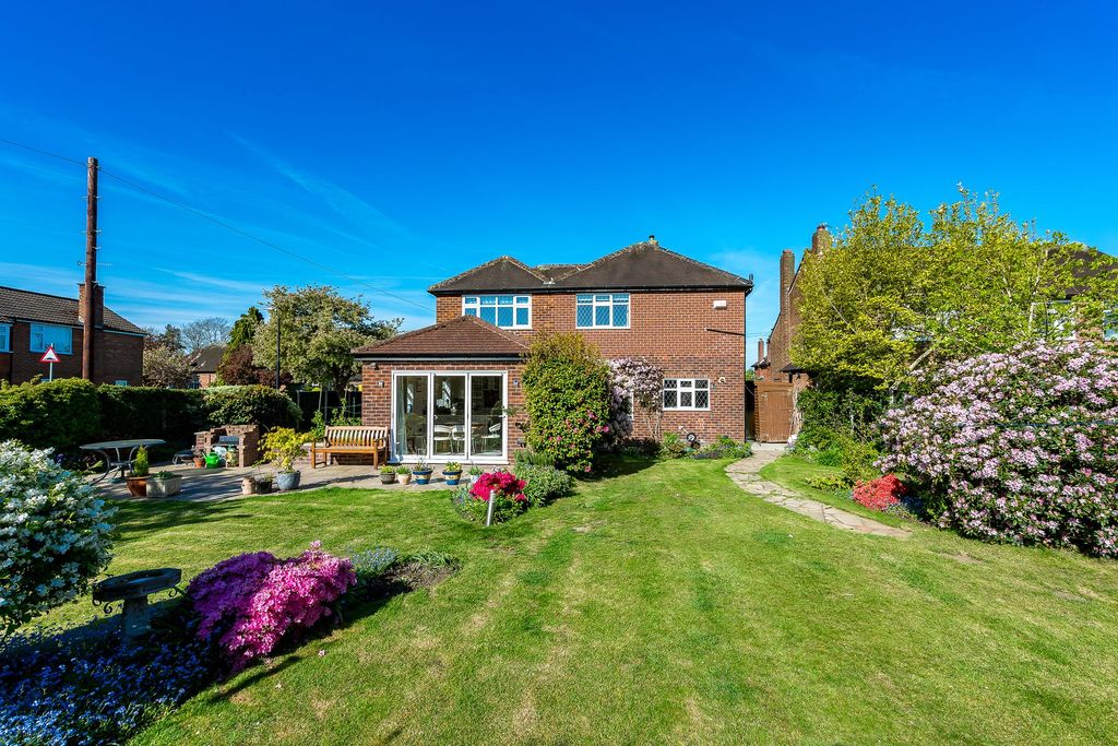 Property photo 2 of 42