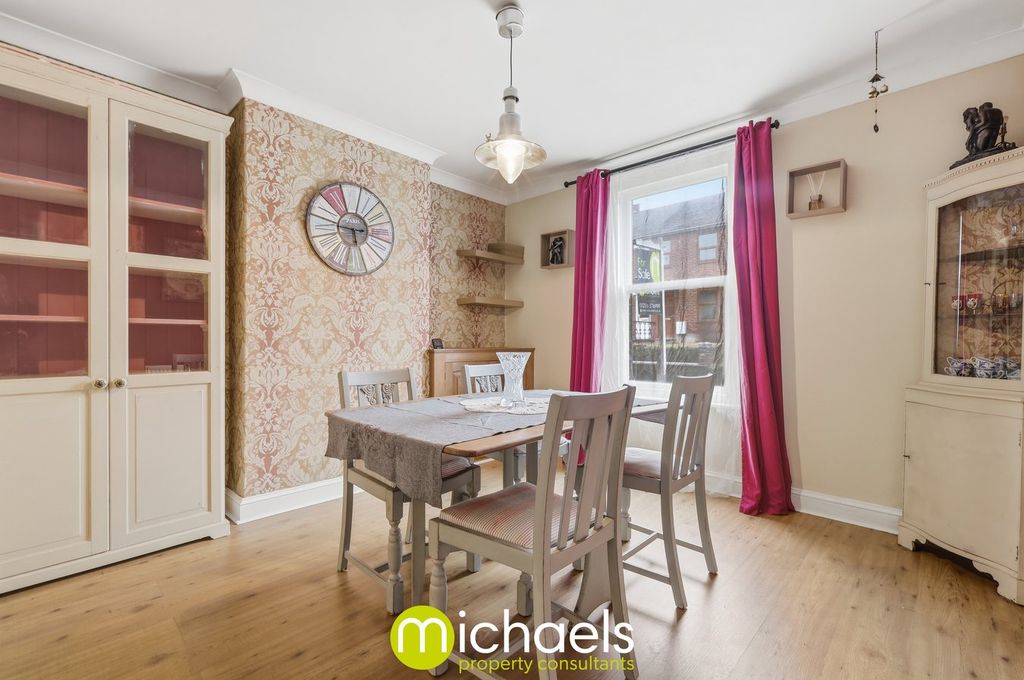 Property photo 2 of 21