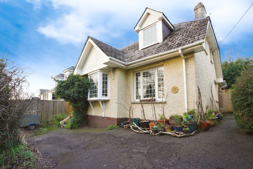 Property photo 1 of 12 Photography