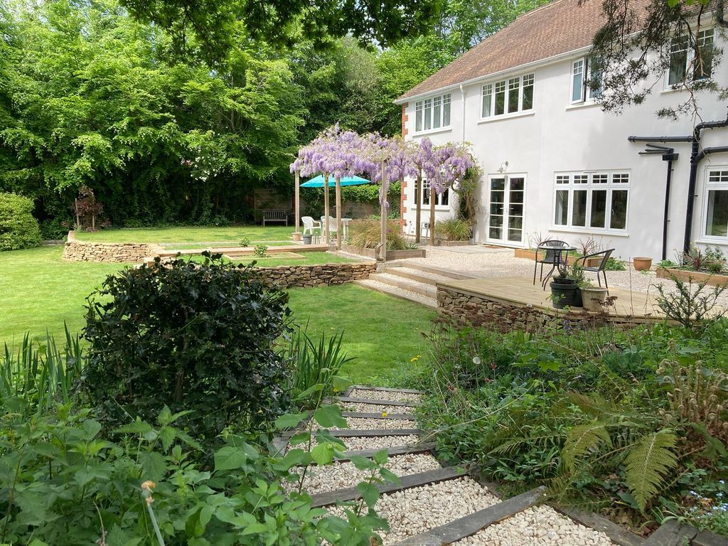 Property photo 3 of 34