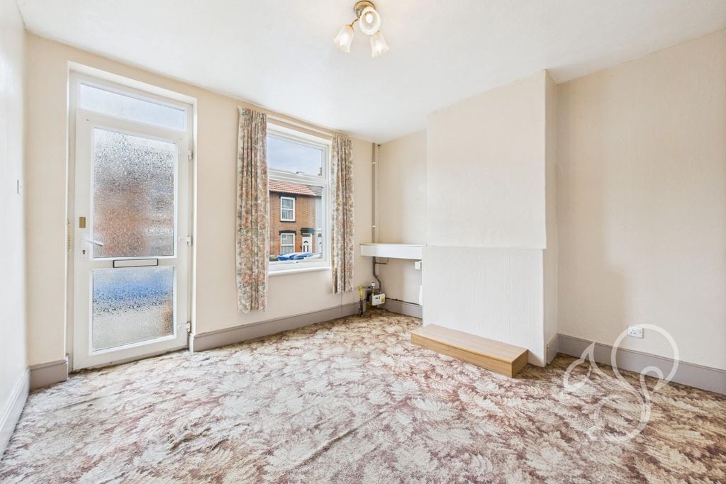 Property photo 3 of 13 Cam01254G0-Pr0332-Still004.Jpg