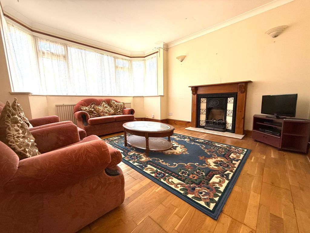 Property photo 2 of 14