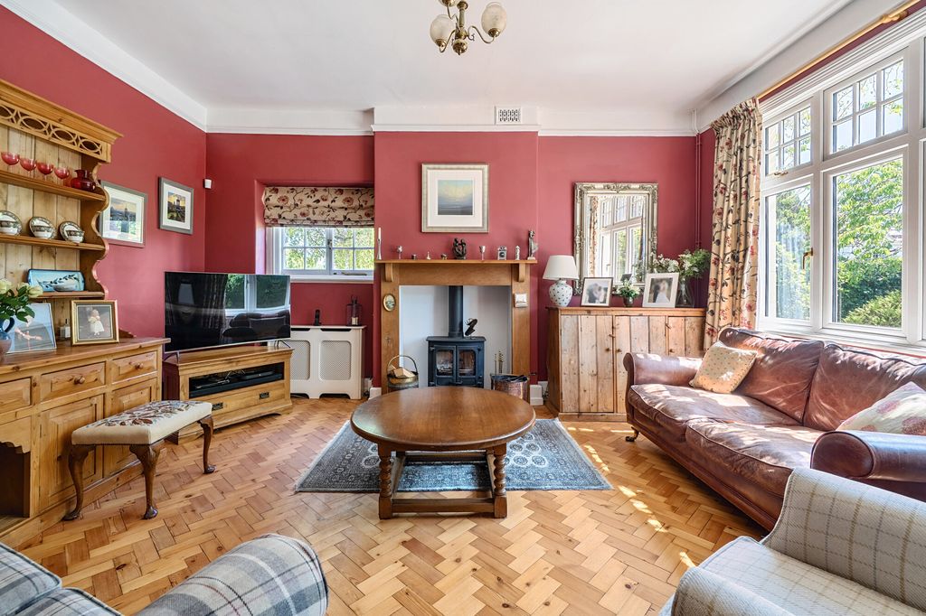 Property photo 2 of 21