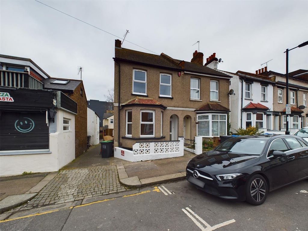 Property photo 1 of 11 Cam02885G0-Pr0056-Still001.Jpg