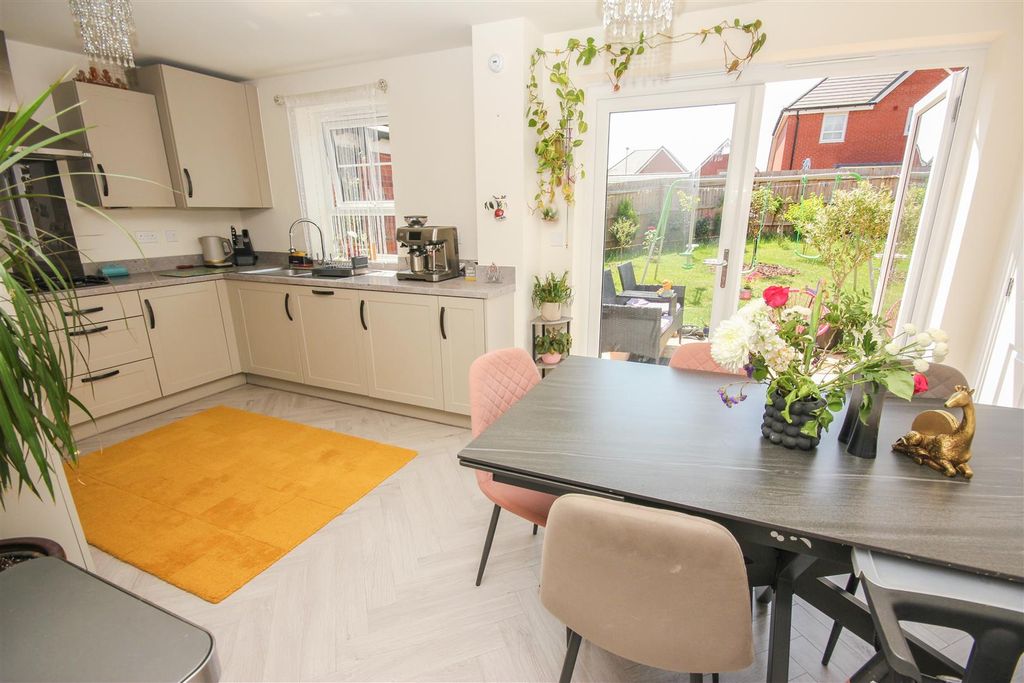 Property photo 2 of 19 Kitchen 1.Jpg