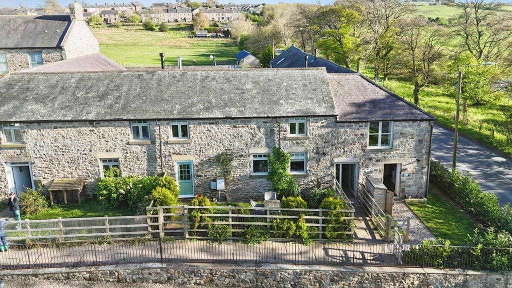 Property photo 2 of 17 External