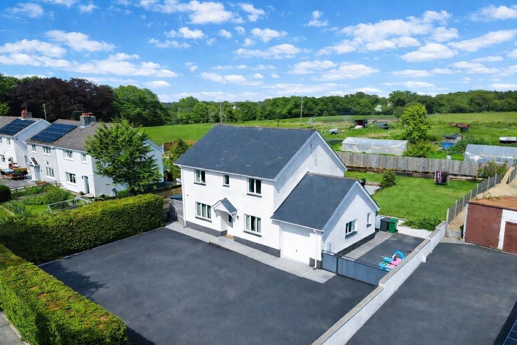 Property photo 1 of 30