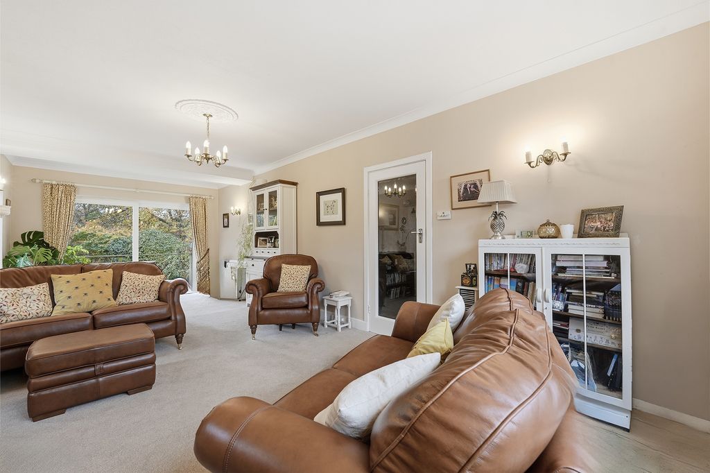 Property photo 3 of 38