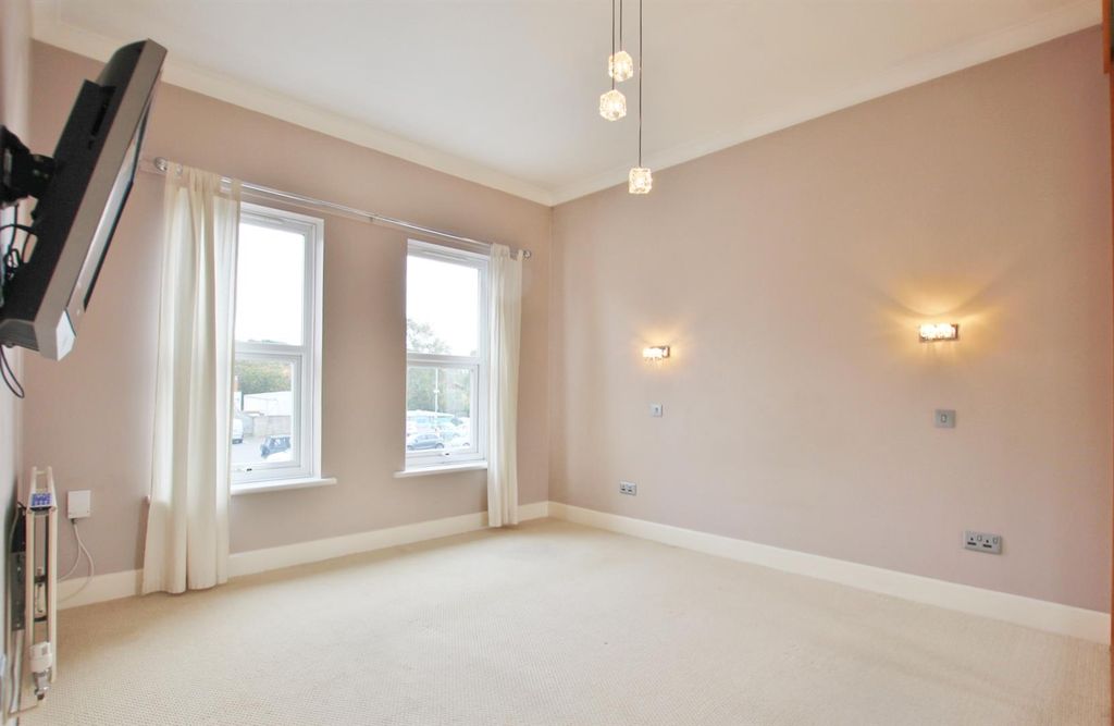 Property photo 3 of 8 Img_2948.Jpg
