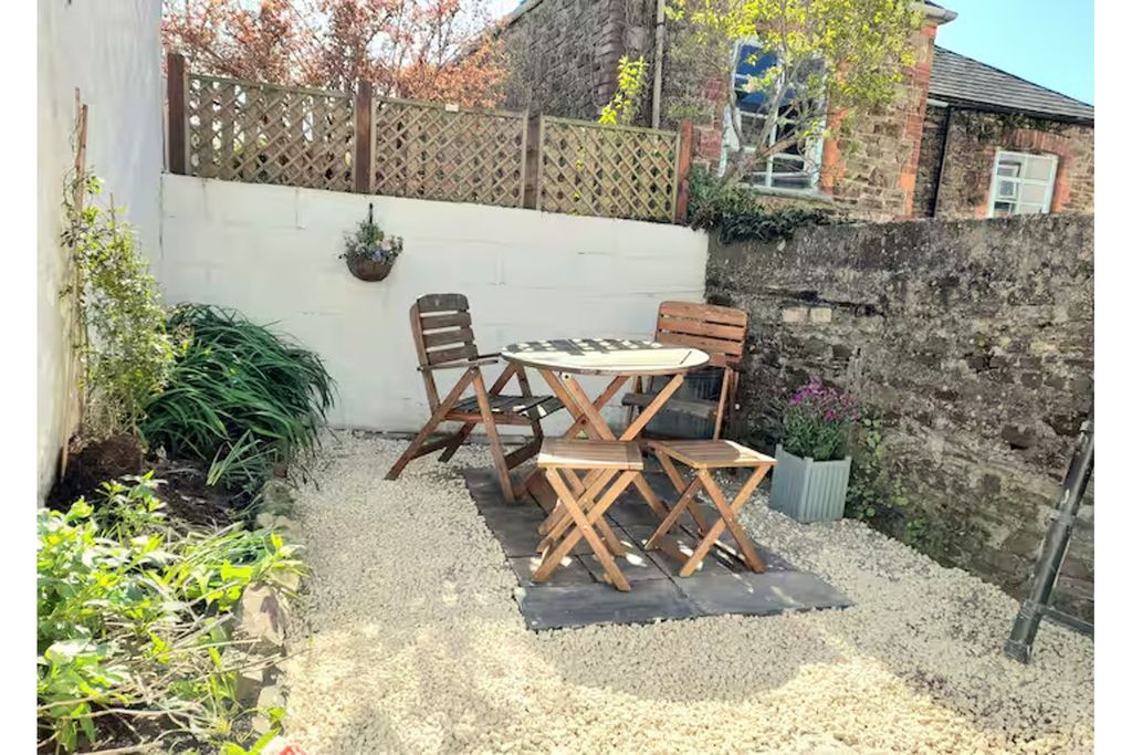 Property photo 3 of 15 Garden