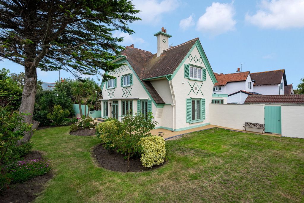 Property photo 2 of 33