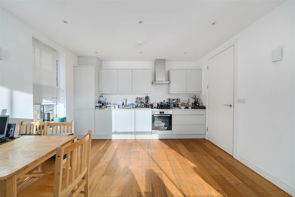 Property photo 3 of 12 1380535-8-69160085c81A5.Jpg