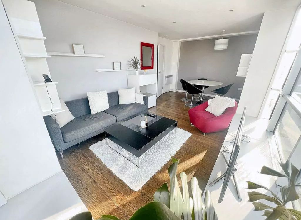 Property photo 3 of 11