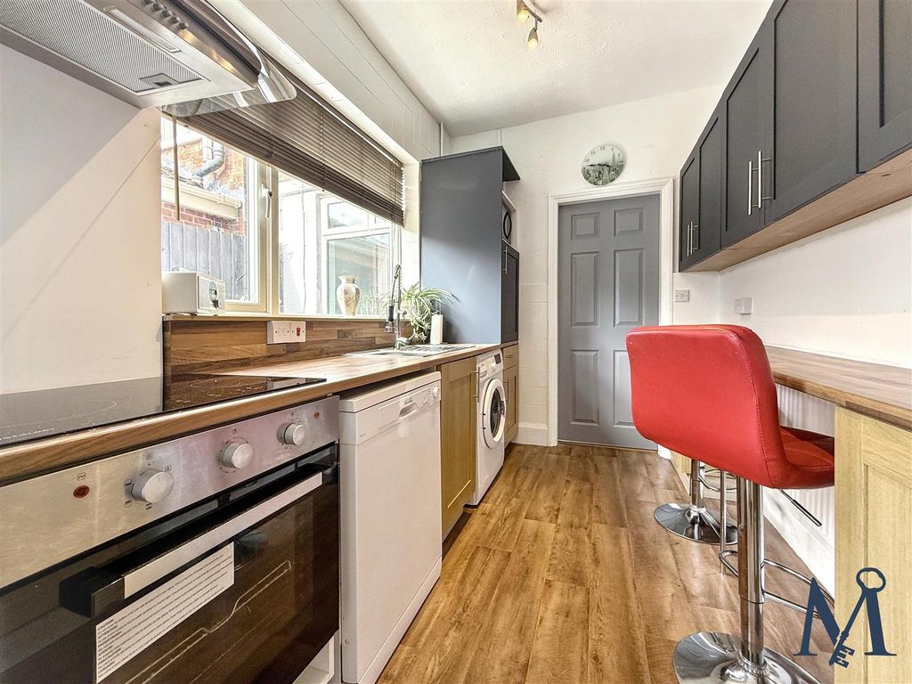 Property photo 2 of 22 Kitchen