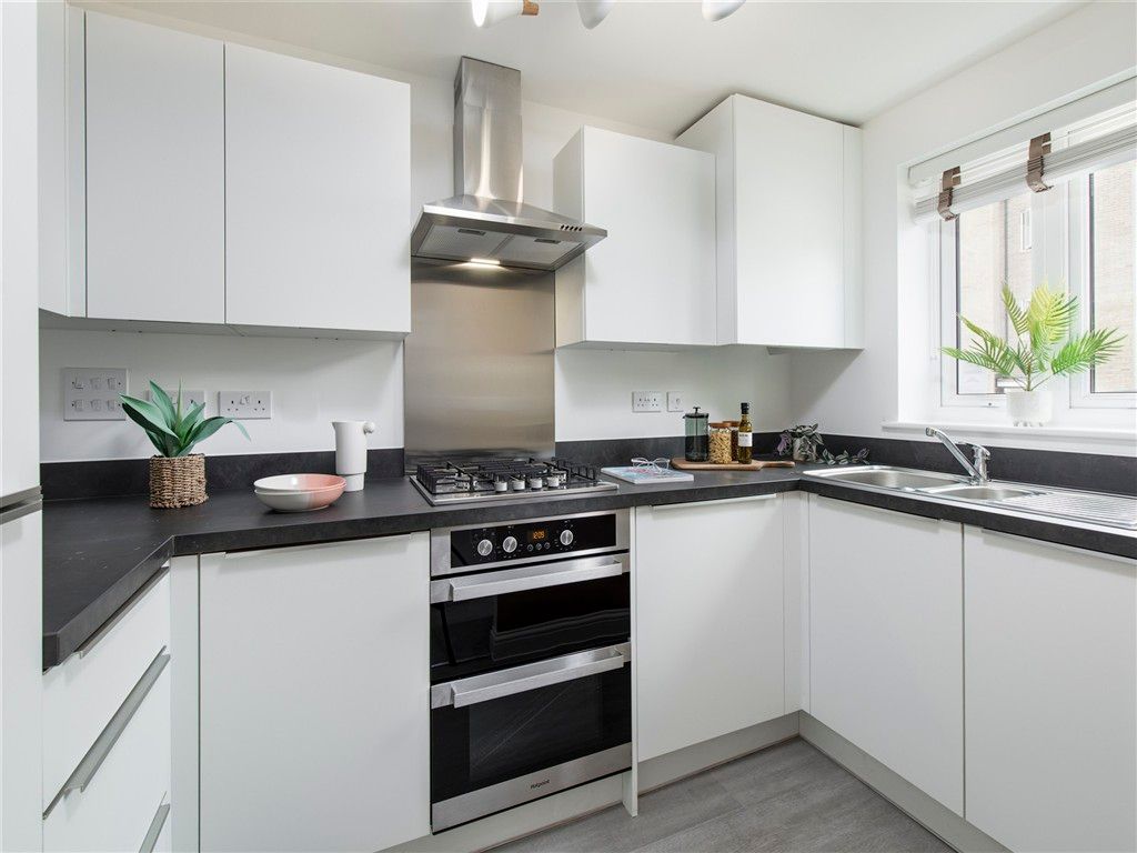 Property photo 3 of 8 Kitchen