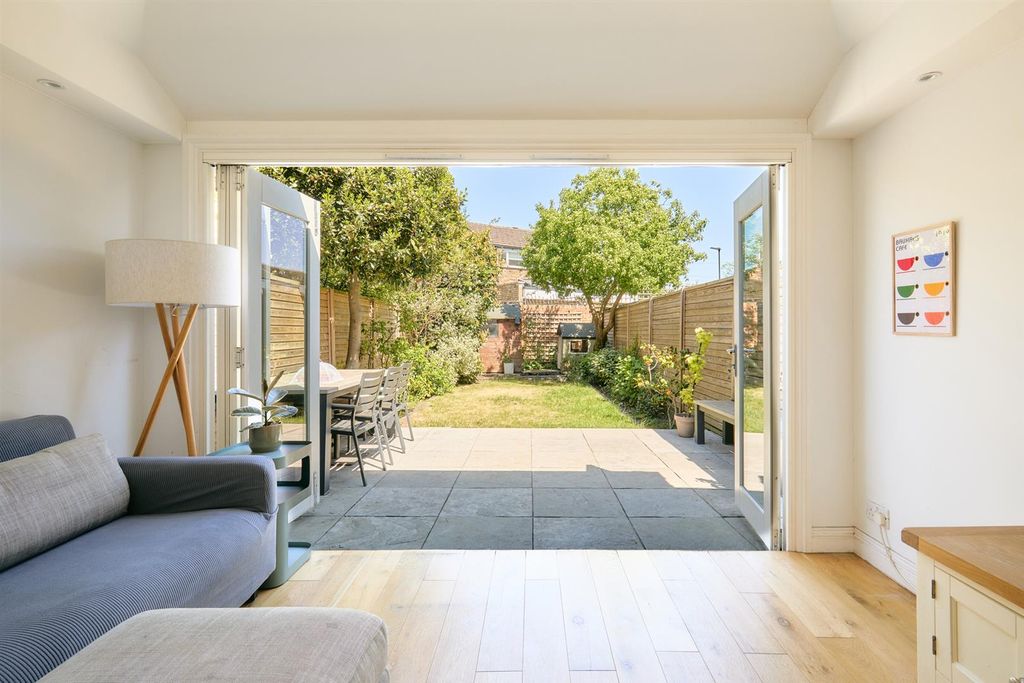 Property photo 1 of 30