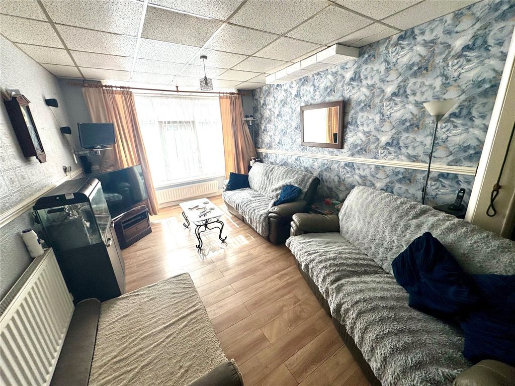 Property photo 2 of 22 Picture No. 18