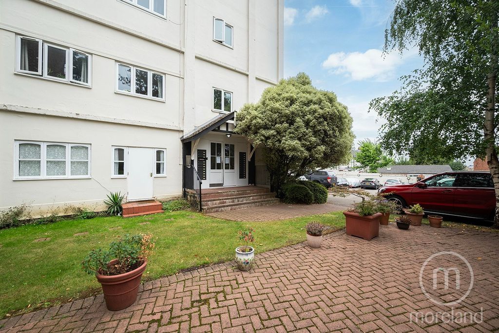 Property photo 1 of 9 4379921