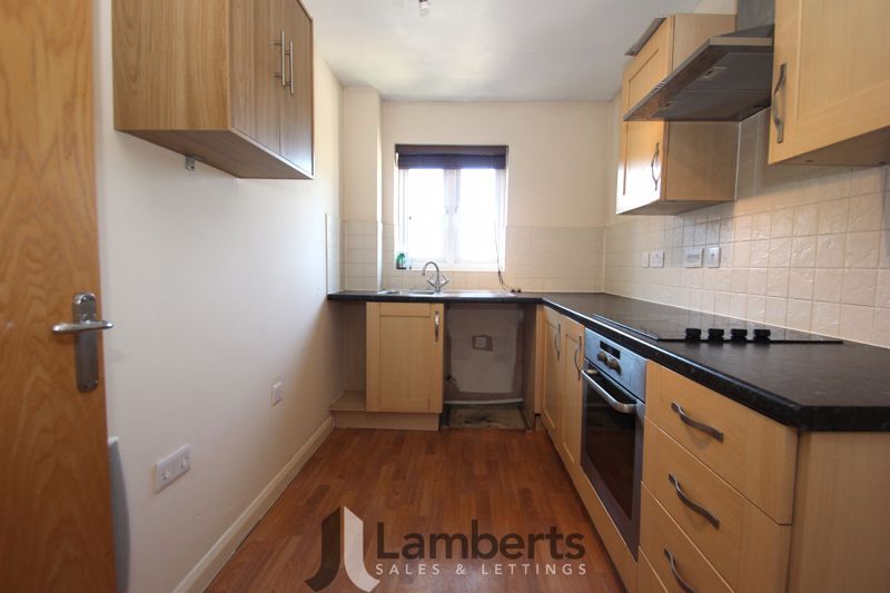 Property photo 3 of 12 Kitchen