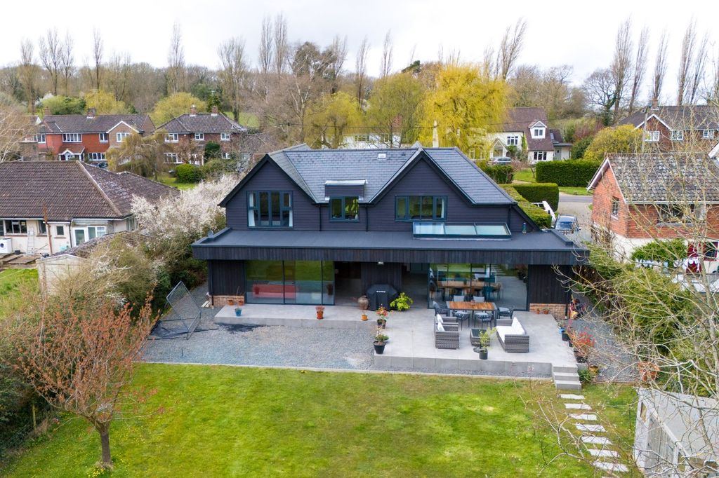 Property photo 2 of 29 Picture No. 06