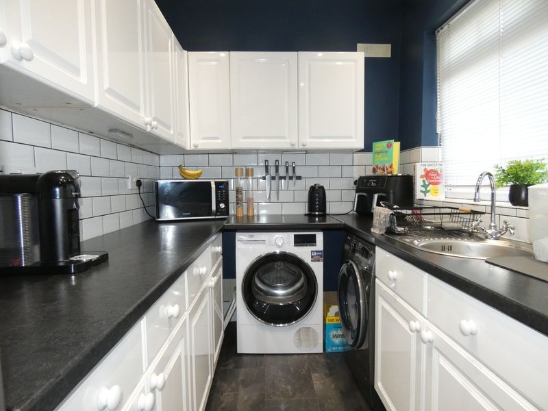 Property photo 2 of 10 Kitchen