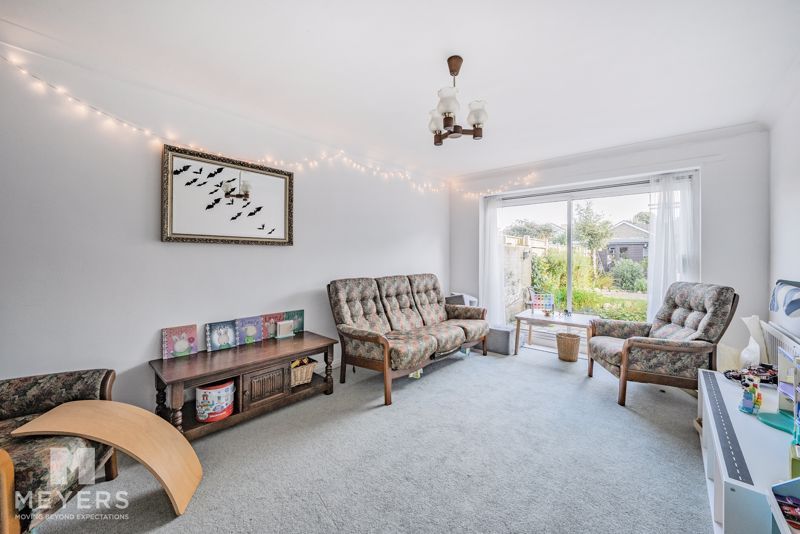 Property photo 3 of 17 Sitting Room