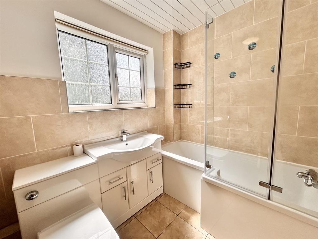 Property photo 3 of 12 Bathroom 1.Jpg