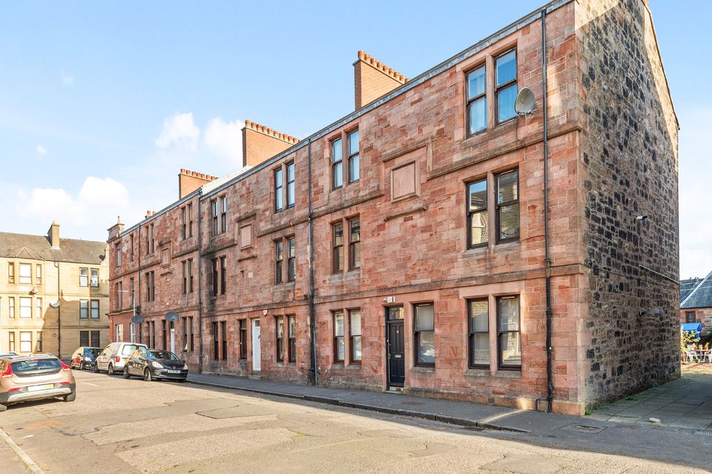 Property photo 1 of 8